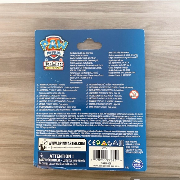NEW Paw Patrol Gift Pack Pup Mini Figures Puzzle Sticker Activities Skye - Picture 2 of 10